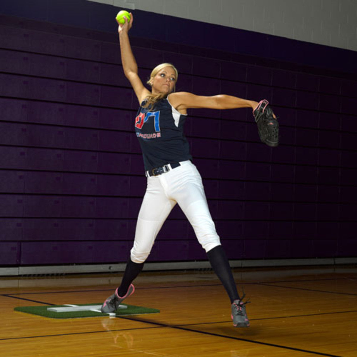 Minialfombrilla de lanzamiento de softbol Jennie Finch con Powerline